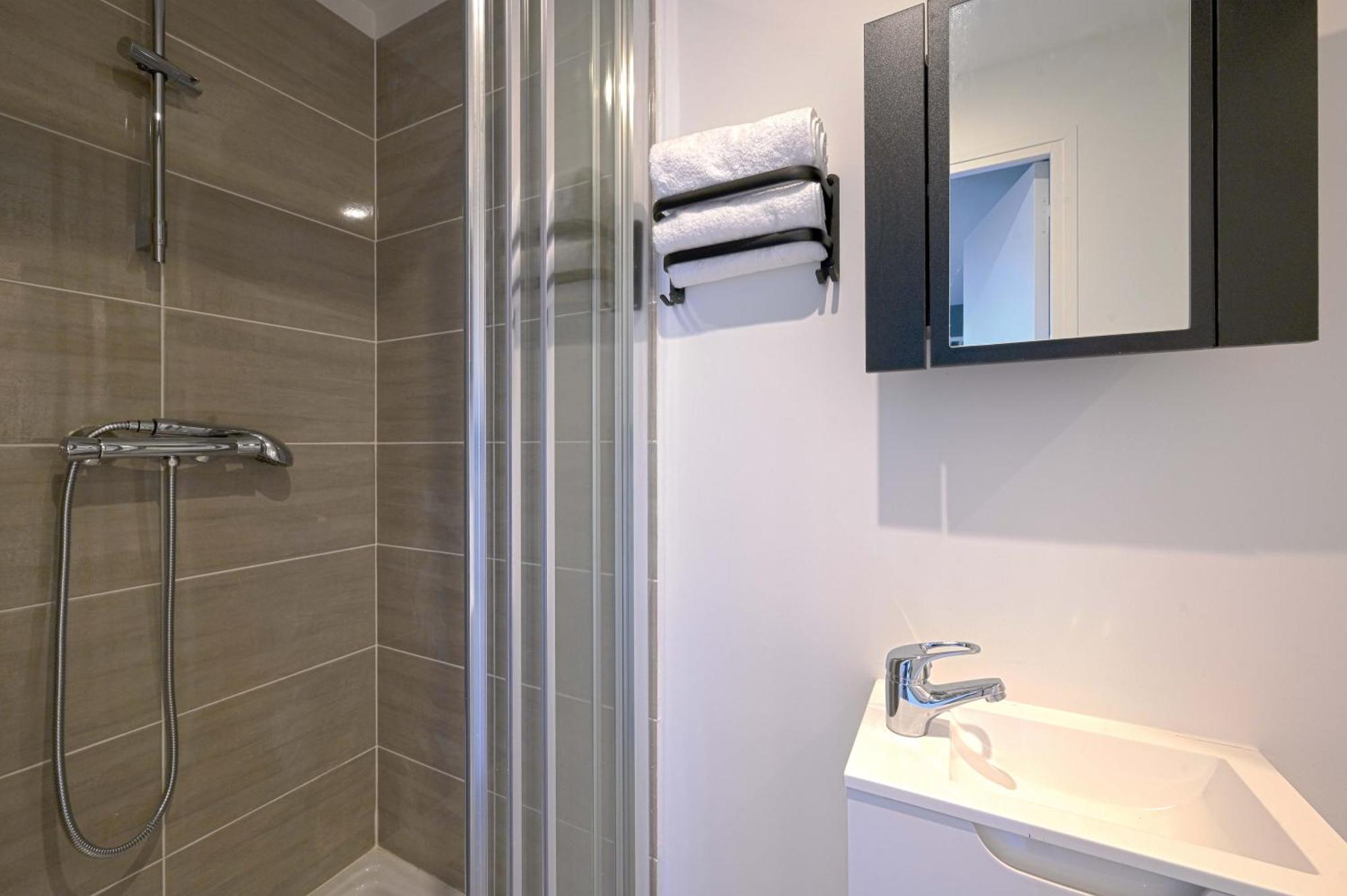 Modern Bright Apartment In Appart'Hotel Saint-Maur-des-Fossés エクステリア 写真