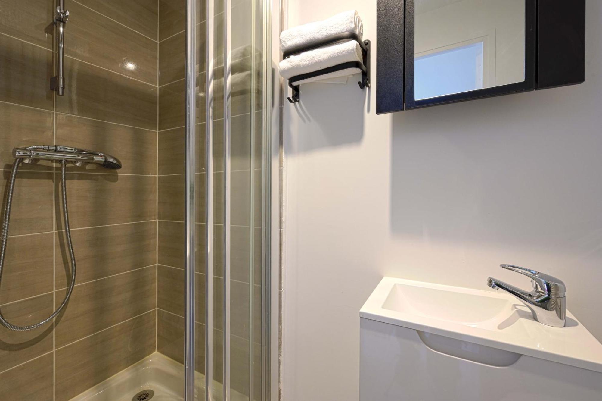 Modern Bright Apartment In Appart'Hotel Saint-Maur-des-Fossés エクステリア 写真