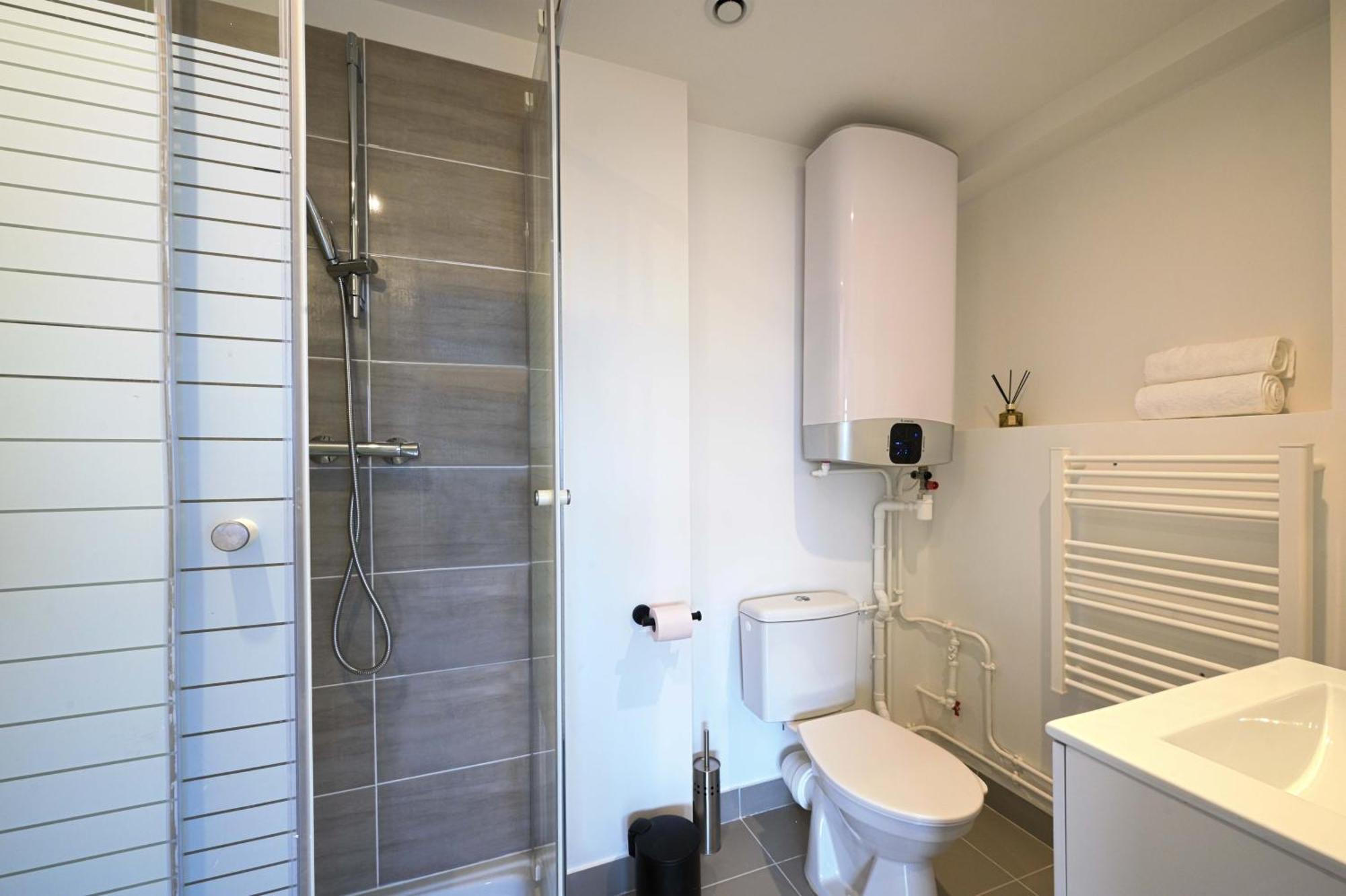Modern Bright Apartment In Appart'Hotel Saint-Maur-des-Fossés エクステリア 写真